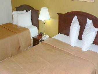 Travelodge By Wyndham La Porte/michigan Area Hotel La Porte